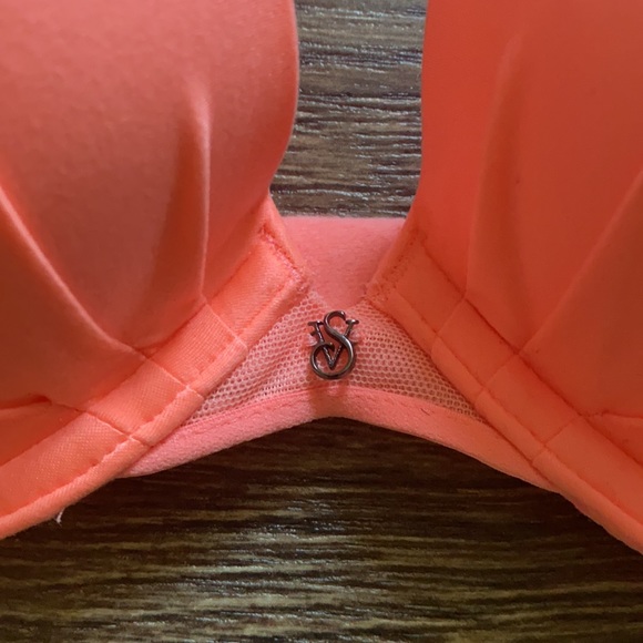 Victoria Secrets Push Up Bra - Picture 2 of 7